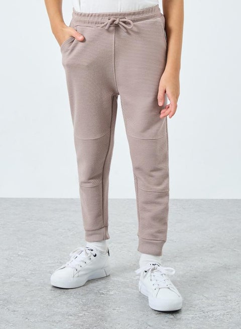 بنطال جوغرز بتفاصيل بارزة الملمس