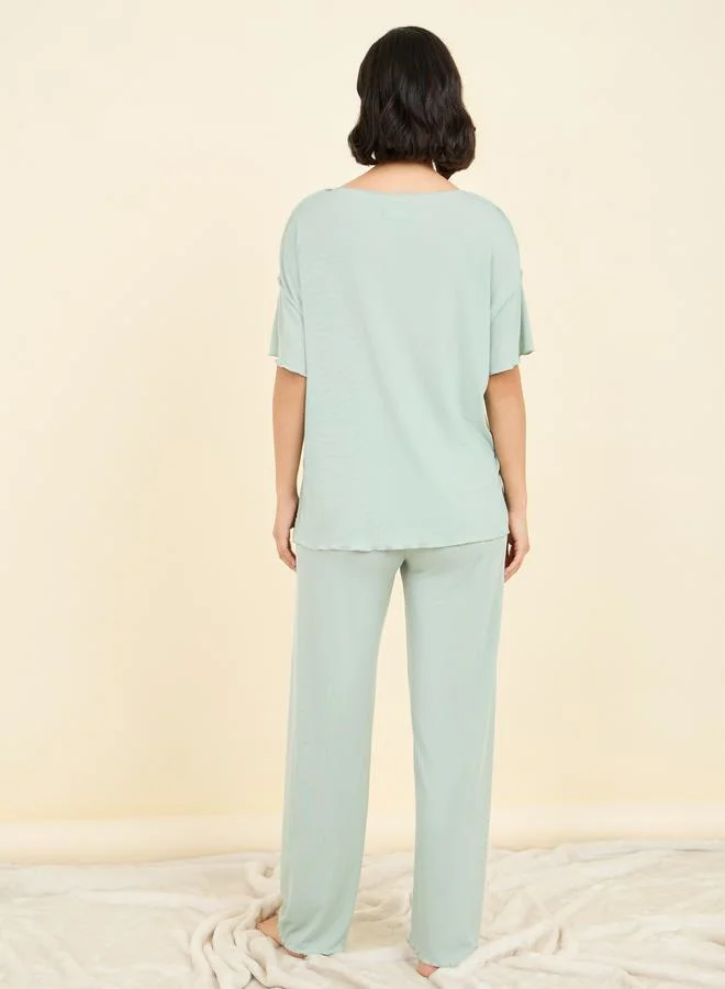 Styli Seam Detail Lettuce Hem V Neck T-shirt and Pyjama Set