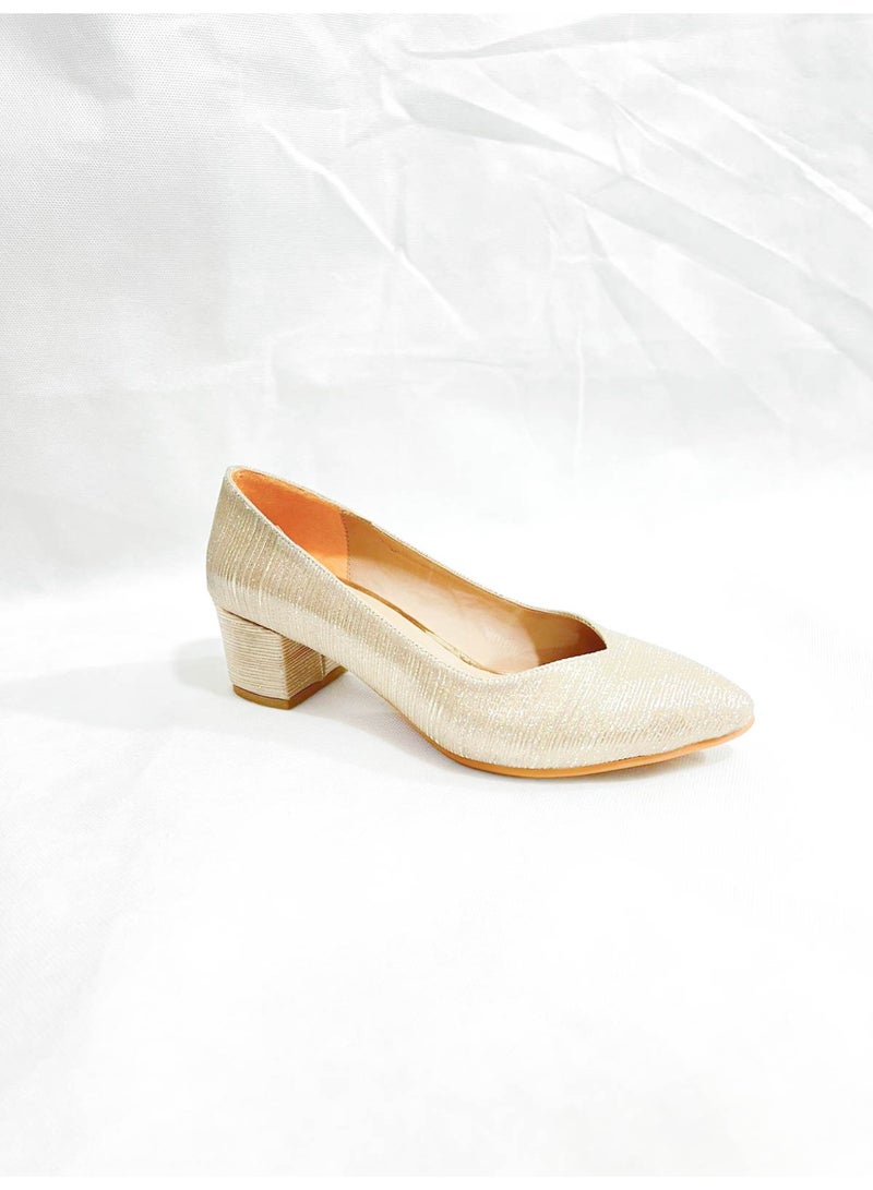 كعب أنيق للنساء