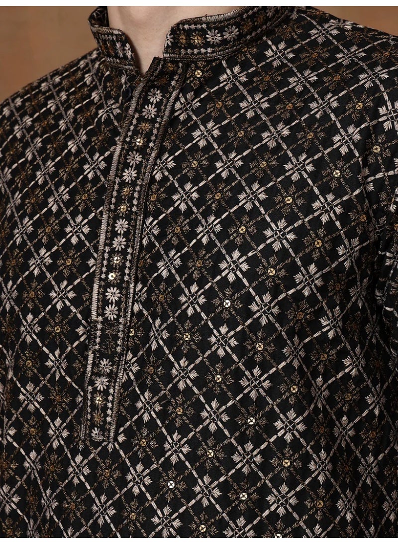 Devoiler Mens Black Embellished Cotton Kurta Set - Image 4