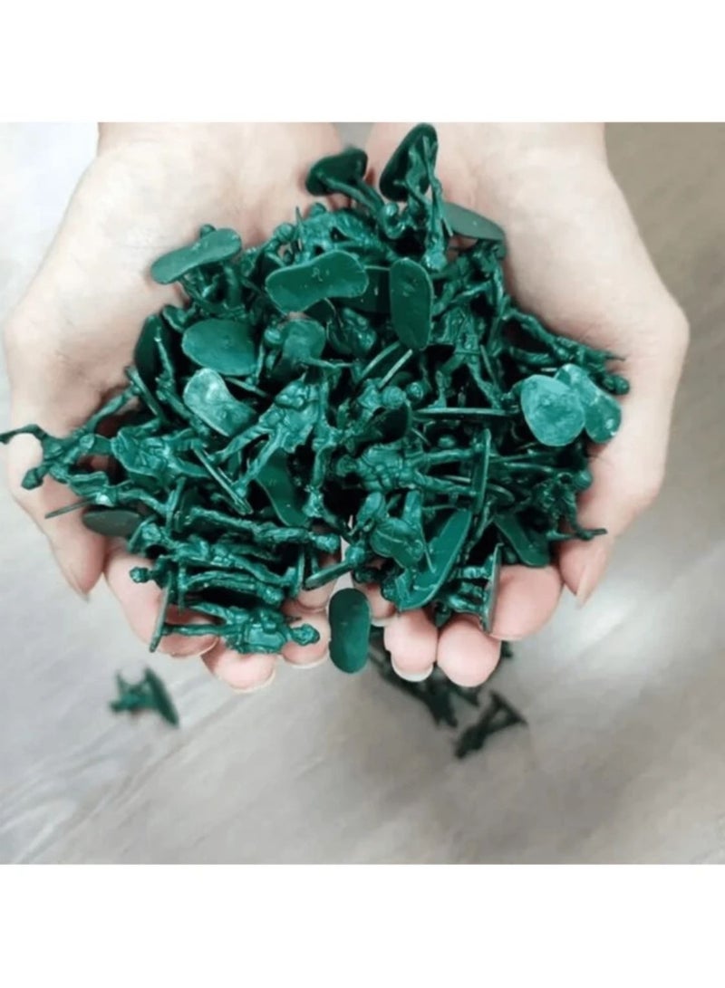 100 pieces of plastic war soldiers in various shapes to play with different and fun scenarios  - Image 3