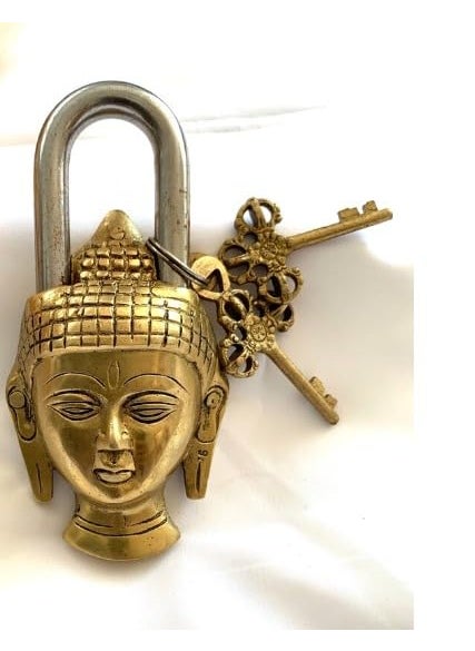 Das Traders Das Traders Brass Buddha Functional Padlock with Two Keys shed Lock Antique Lock Buddha Novelty Tibetan Buddha  - Image 1