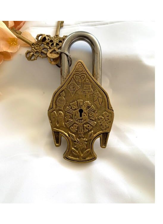 Das Traders Das Traders Brass Buddha Functional Padlock with Two Keys shed Lock Antique Lock Buddha Novelty Tibetan Buddha  - Image 2