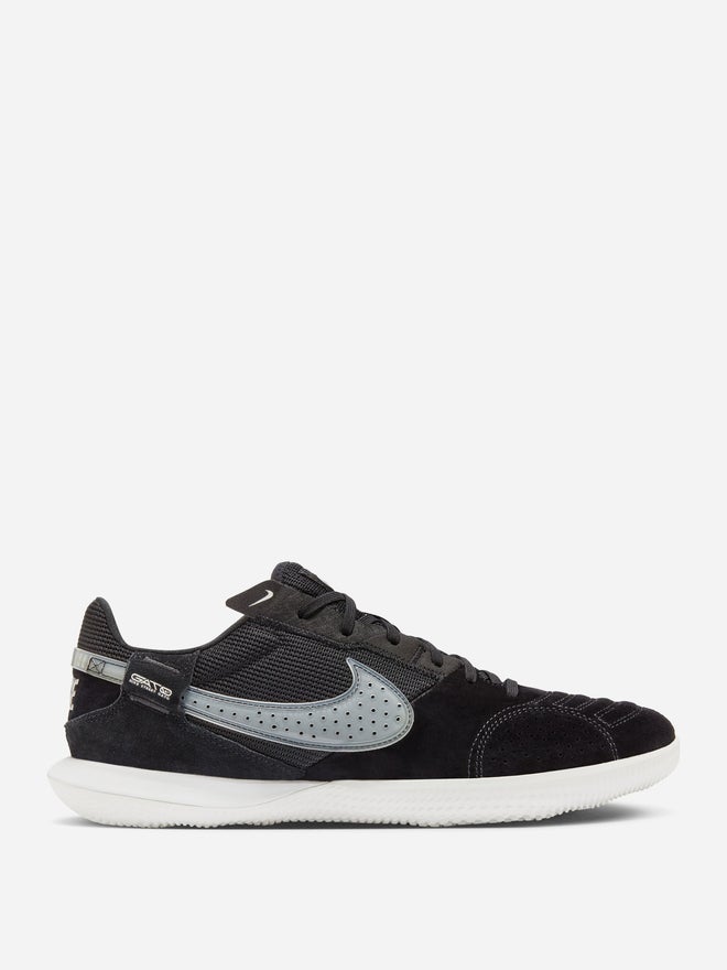 Nike Streetgato Low-Top Football Shoes - Image 1