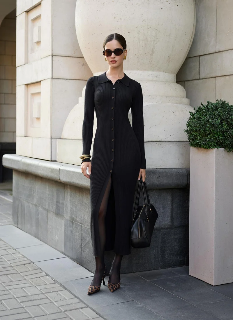 ليتشي فستان ماكسي محبوك مضلع مع ياقة مثلثة