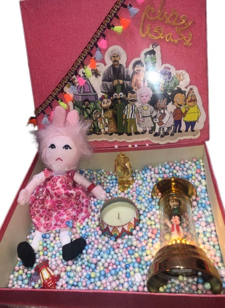 بوكس رمضان كبير جدا+ 5 هدايا ( فانوس فنانيس ذهبي + عروسة طمطم + شمعة معطرة + شمعة الكتروني + ميداليه مجسمات رمضان ) - Image 1