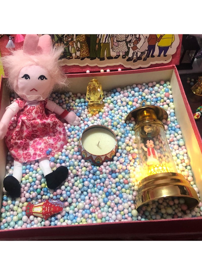 بوكس رمضان كبير جدا+ 5 هدايا ( فانوس فنانيس ذهبي + عروسة طمطم + شمعة معطرة + شمعة الكتروني + ميداليه مجسمات رمضان ) - Image 2