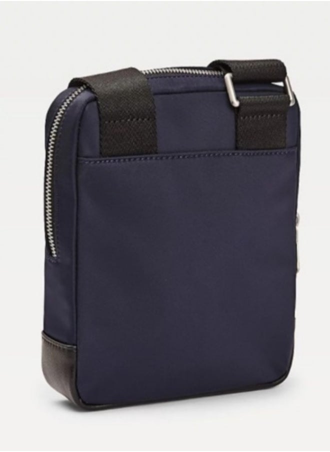 Tommy Hilfiger Plus Tommy Hilfiger Metropolitan Mini Reporter Bag - Navy  - Image 2