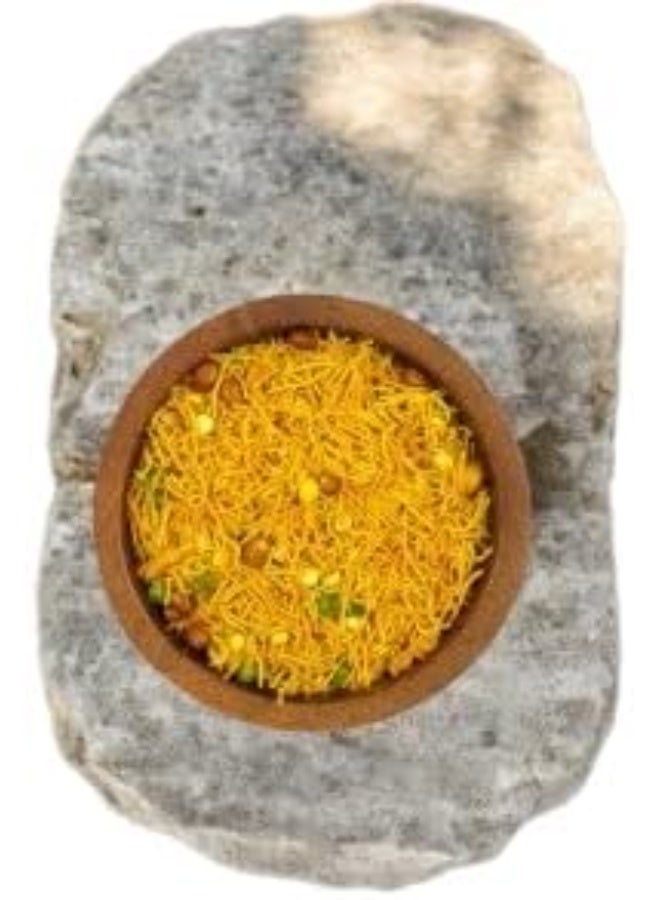 مقرمشات هندية مميزة – عبوة بيضاء تحتوي على 6 قطع | سناك مالح ومقرمش بنكهة هندية أصلية | مناسب للضيافة والاستخدام اليومي | 6 عبوات فردية - Image 4