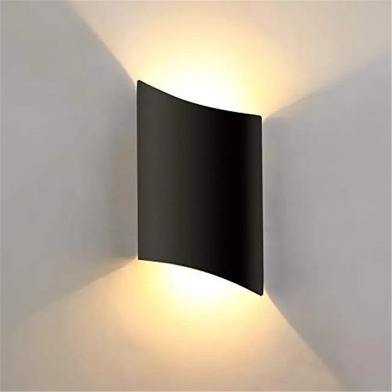 مصباح ضوئي مركزي COB: 10 واط أسود مع غلاف ألومنيوم مائي IP66 - إضاءة مدمجة قوية ومتركزة بلون أبيض دافئ للغرفة المعيشة والغرفة النوم والمرور الداخليين، والمنطقة الخارجية، والحديقة، والفناء - Image 3