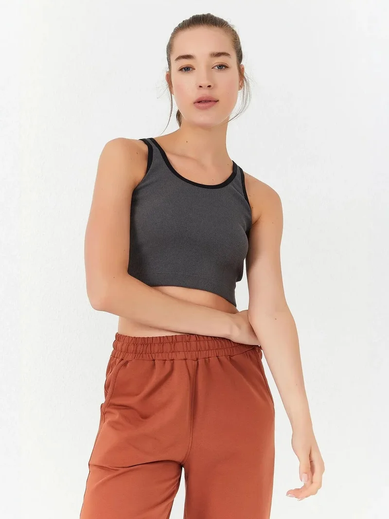 TOMMYLIFE TOMMY Ribbed Sleeveless Crop Top