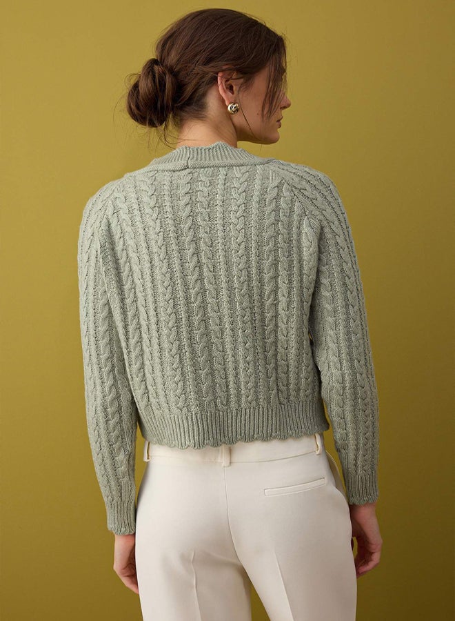 trendyol Mint Soft Textured Pearl Button Detailed Crop Knitwear Cardigan - Image 4