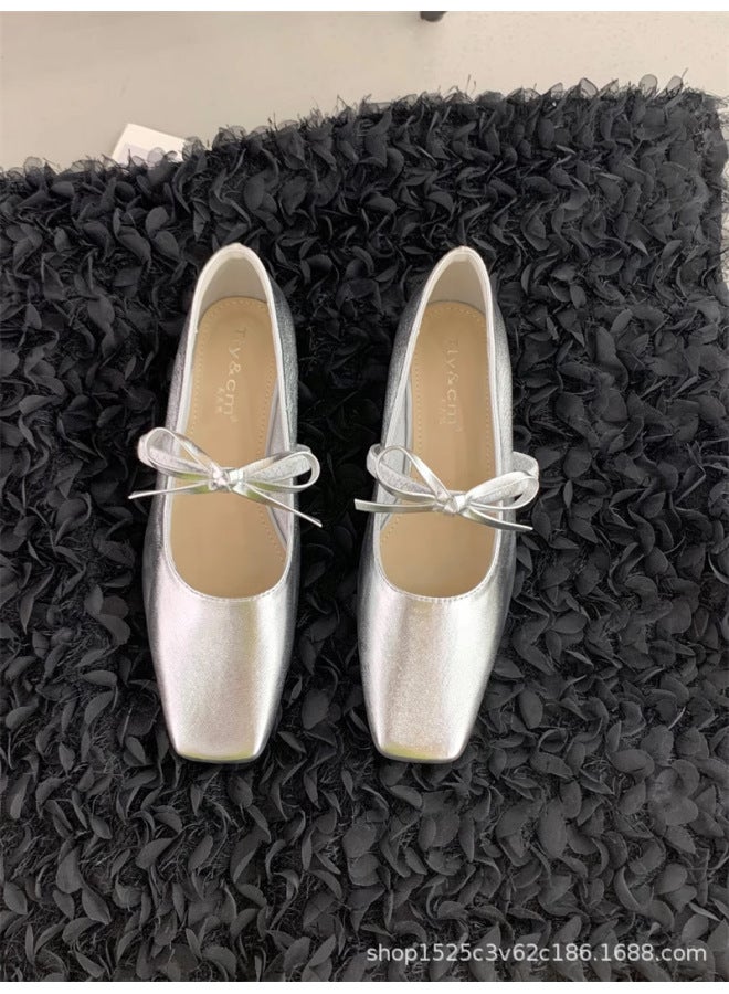 Gentle Bow One-line Pumps Women's Thick Heel Shoes  New Korean Style Commuter Work Small Leather Shoes