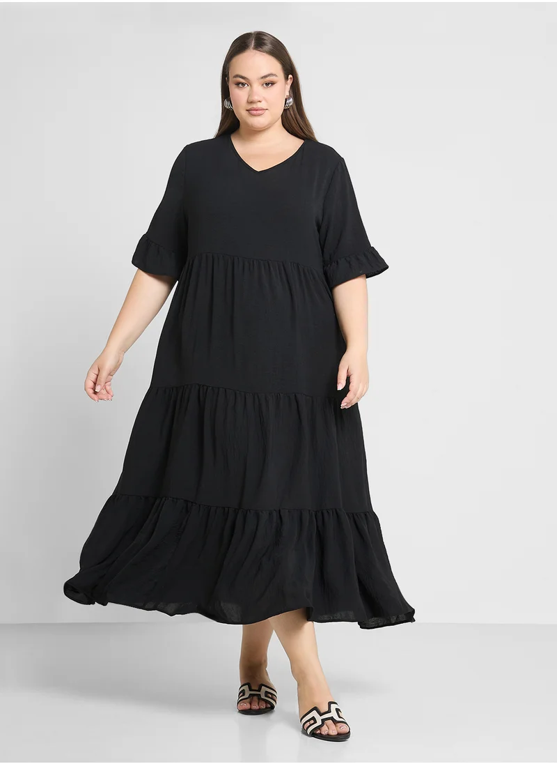 جينجر بلس Tiered T-Shirt Dress With Frill Sleeves