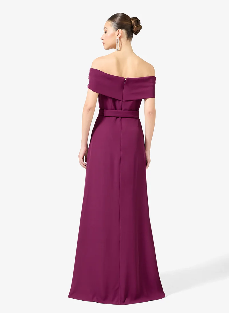 نمشي x فستان سهرة مكشوف الأكتاف مزين بالكريستال