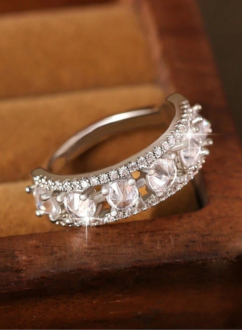 نيو ستايل خاتمين نسائية باللونين الفضي والذهبي مرصعين بالزركون بمقاس موحد - Image 2