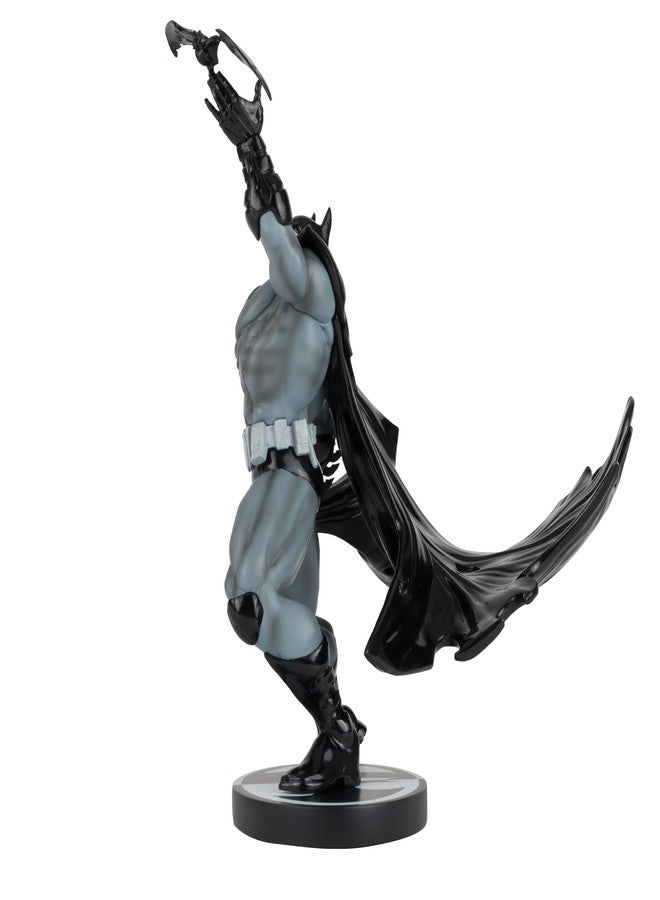McFarlane Toys - DC Direct - Batman Black & White - Batman by Freddie Williams II (Resin) - Image 4