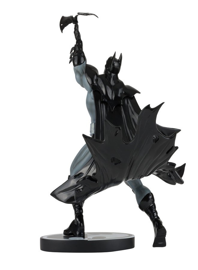 McFarlane Toys - DC Direct - Batman Black & White - Batman by Freddie Williams II (Resin) - Image 3