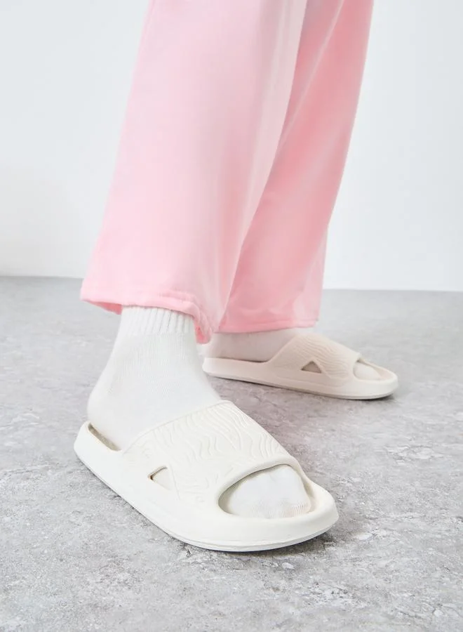 تايك تو شبشب بتفاصيل بارزة الملمس