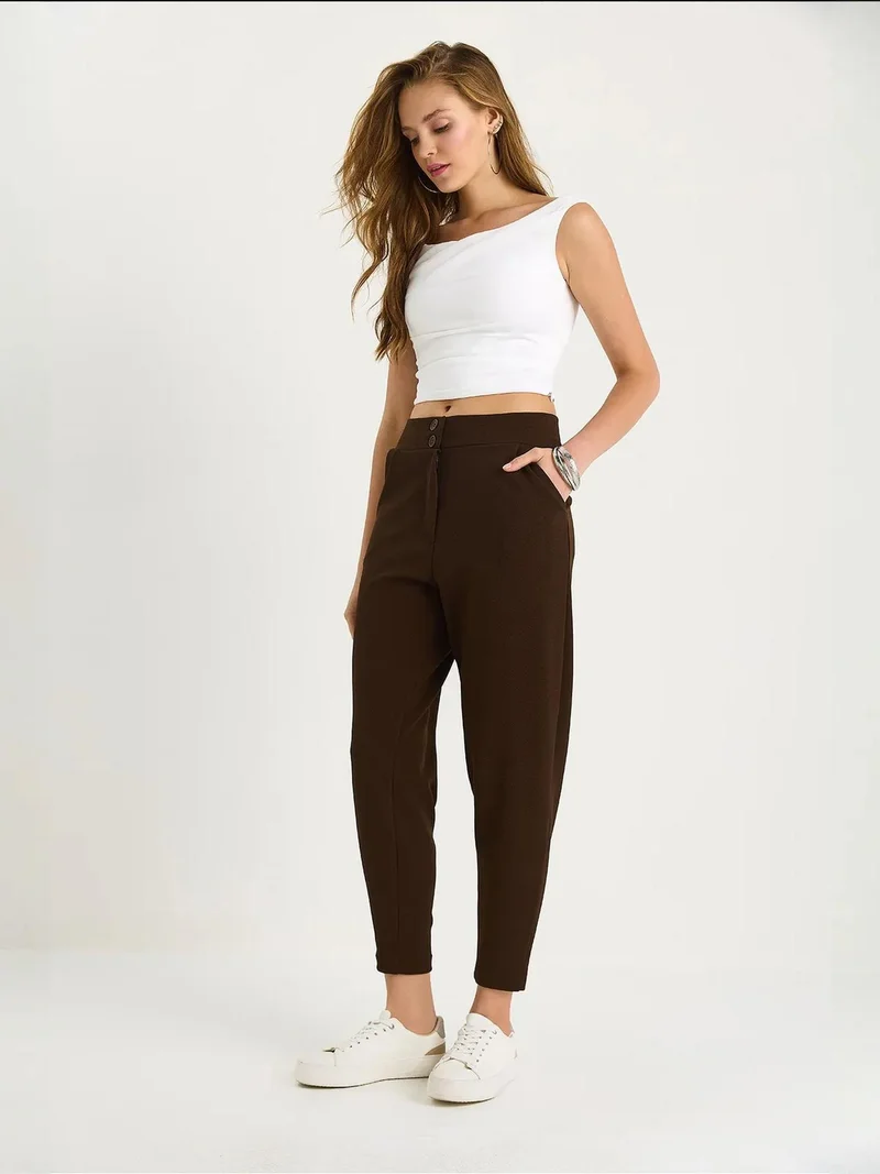 بيانكو لوتشي بنطلون كرنب طويل من لوكسي بخصر أزرار