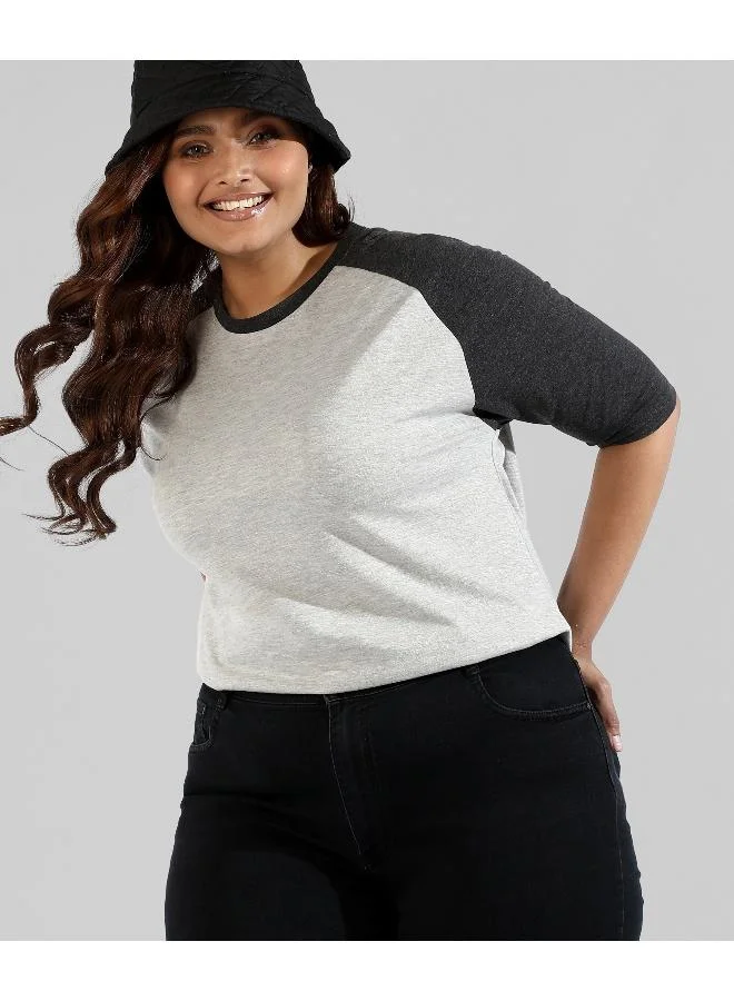 انستافاب بلس بلوزة نسائية أنيقة بأكمام ربع وفتحة رقبة مستديرة بألوان متناسقة من إنستافاب بلس