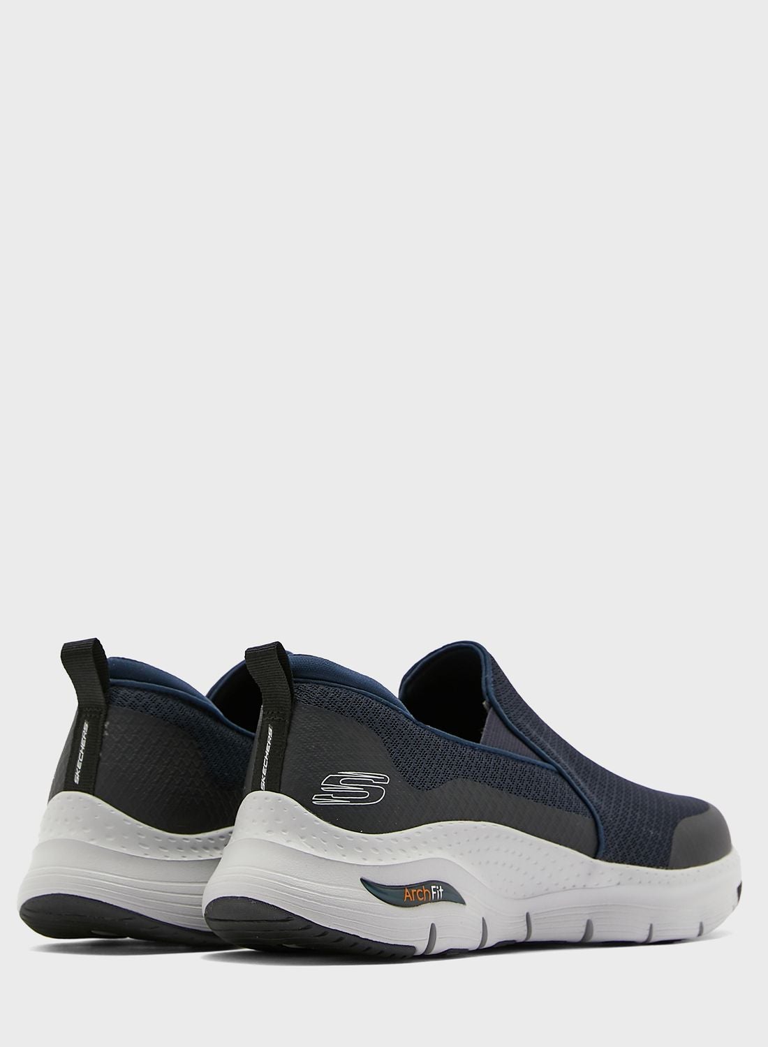 ❁⃘うさみみ❁⃘　0806 Amazon.com | Skechers Max Cushioning Arch Fit Comp Toe Hot