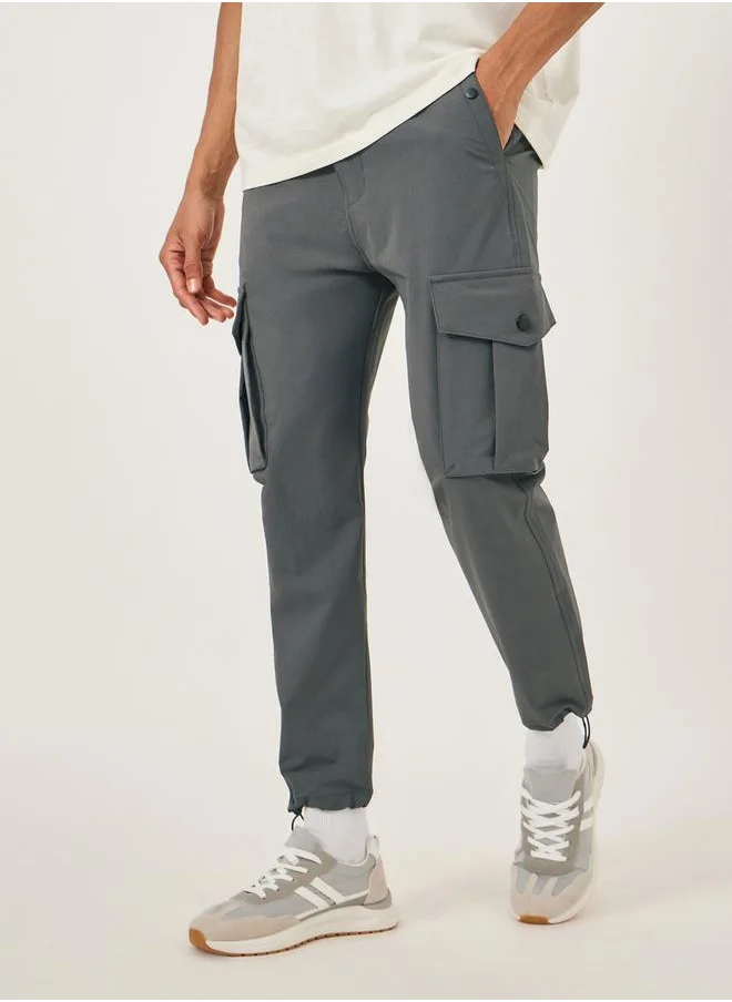 فورت كولينز Men Grey Solid Cargo Pants with Drawstring Hem