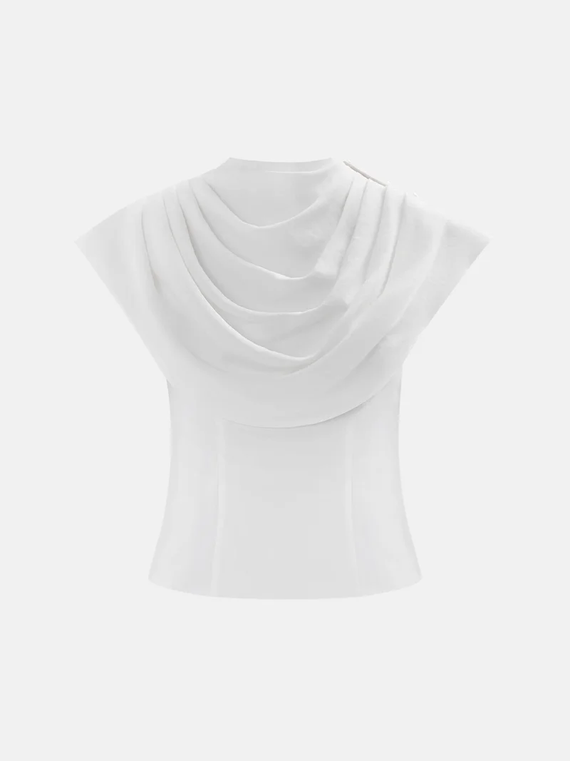 ليتشي بلوزة واسعة مع صدر منسدل