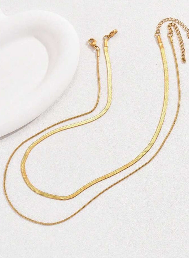 إيكوال سلسال نسائي أنيق مكون من قطعتين مصنوع من الاستانلس ستيل مطلي باللون الذهبي - Image 4