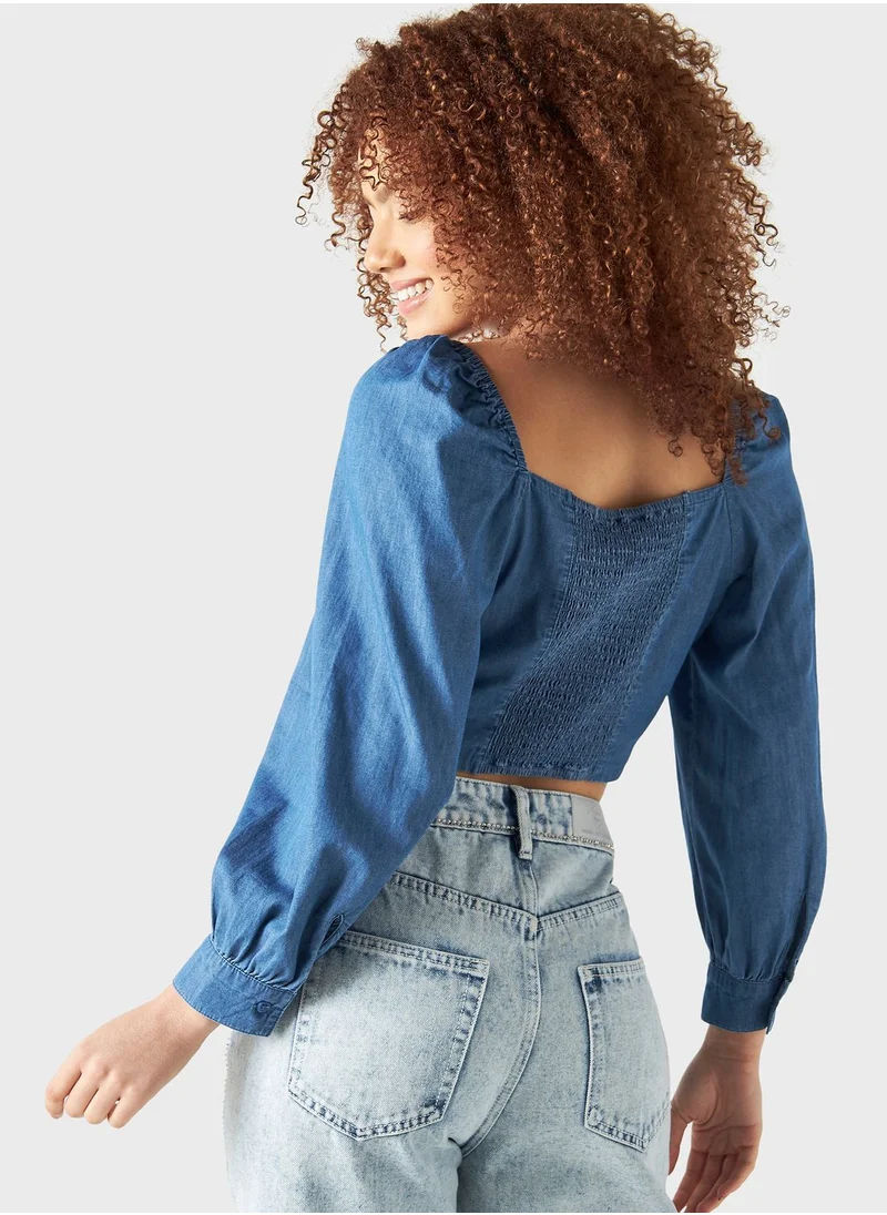 لي كوبر Ruched Denim Crop Top