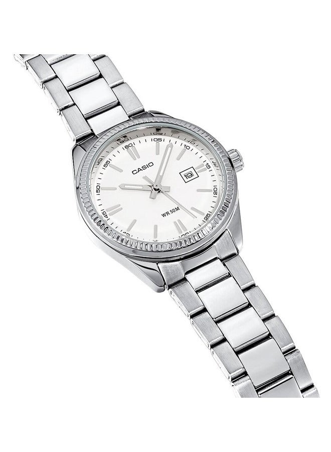 Casio Stainless Steel Men's Watch White Dial, Silver Band - MTP-1302PD-7A1VEF - Image 3