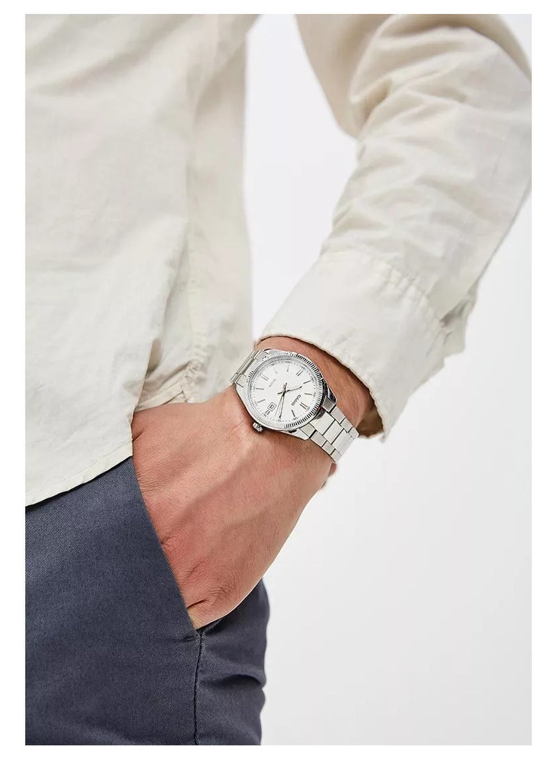 Casio Stainless Steel Men's Watch White Dial, Silver Band - MTP-1302PD-7A1VEF - Image 5