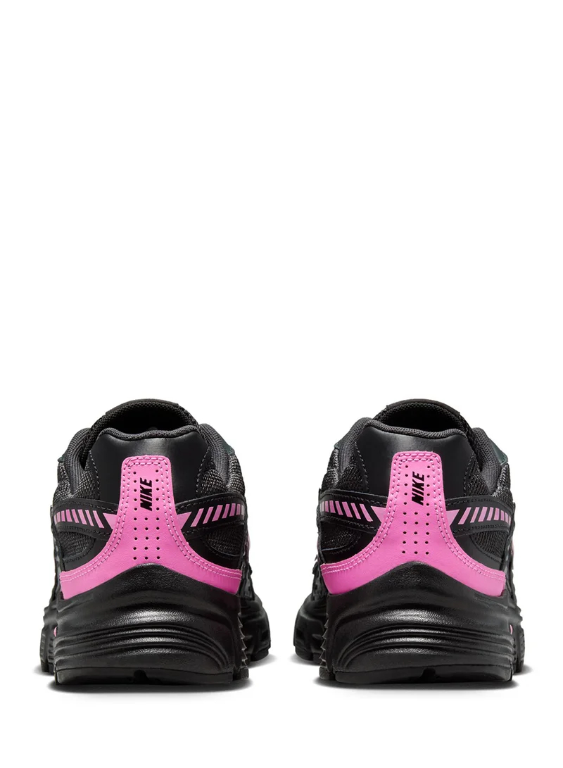 Nike Initiator
