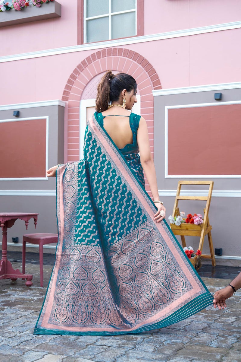 Leriya Fashion Women Saree (DARK GREEN / Free) - Image 2