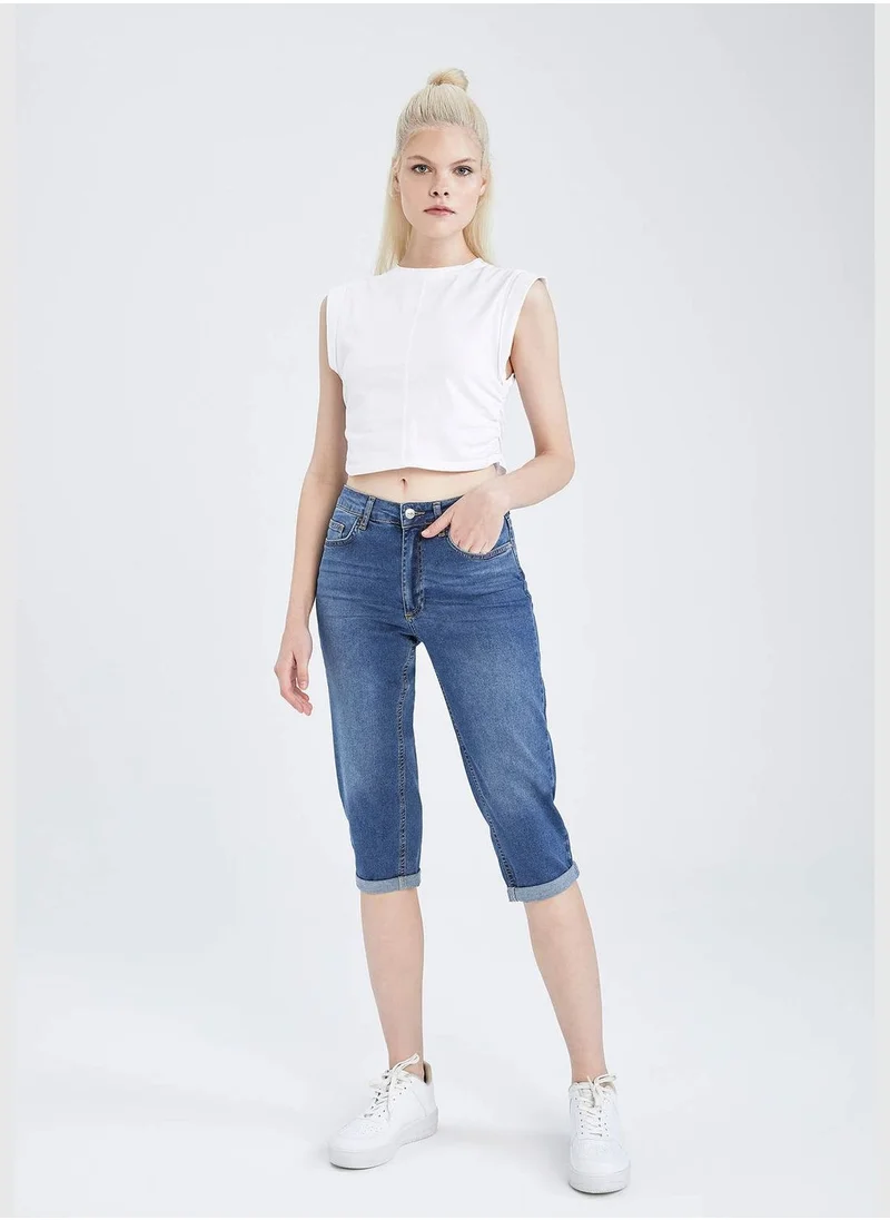 DeFacto Regular Fit Capri Jean Short