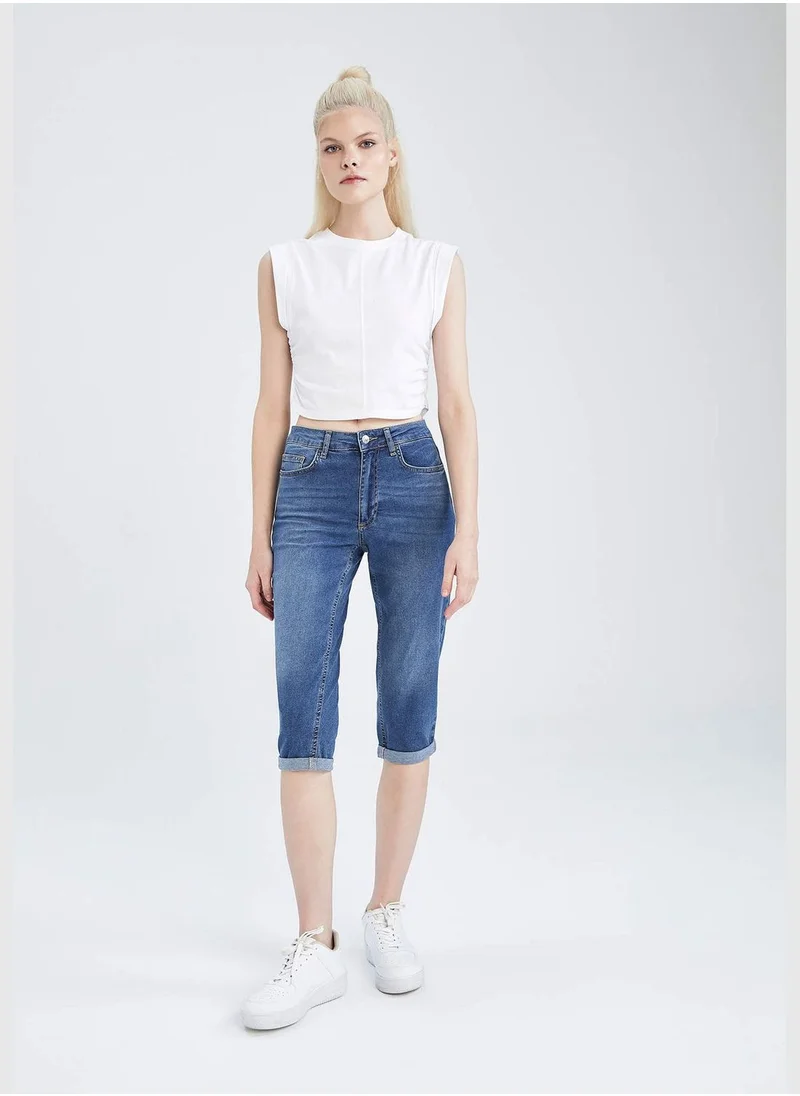 DeFacto Regular Fit Capri Jean Short