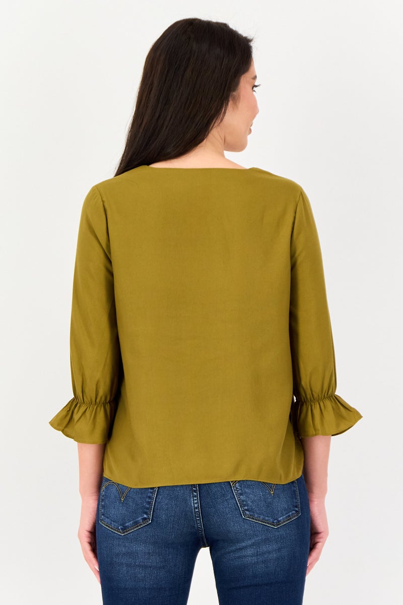 VERO MODA بلوزة نسائية بأكمام طويلة على شكل حرف V من إيسينري x فيرو مودا، زيتوني - Image 4