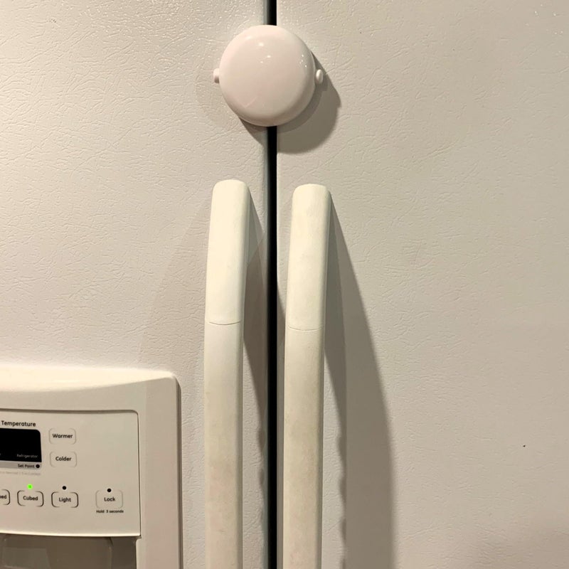 Qdos Safety Adhesive FridgeFreezer Lock White Easy One Handed Operation Patented ZeroPinch Design Unique Modern Design Refrigerator Lock Baby Proofing Doesnt Have to be Ugly