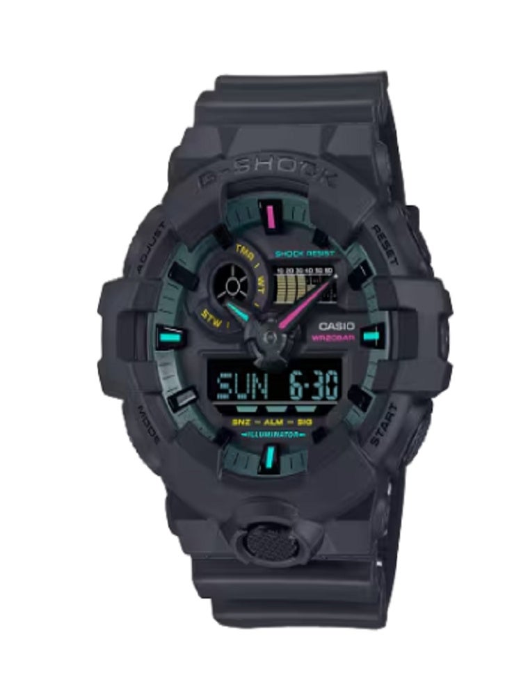 كاسيو G-SHOCK GA-700MF-1ADR: لون أسود غير لامع مع لمسات خضراء معدنية