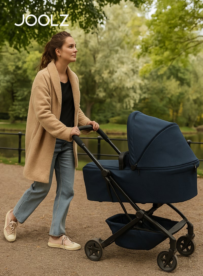 JOOLZ سرير أطفال مدمج وخفيف الوزن | قابل للطي والوقوف ذاتيًا | مناسب للمواليد الجدد | أزرق بحري | مرتبة قابلة للتنفس | حماية من الشمس UPF 50+ | مدمج للغاية | 90x42x15 سم | 3.9 كجم - Image 2