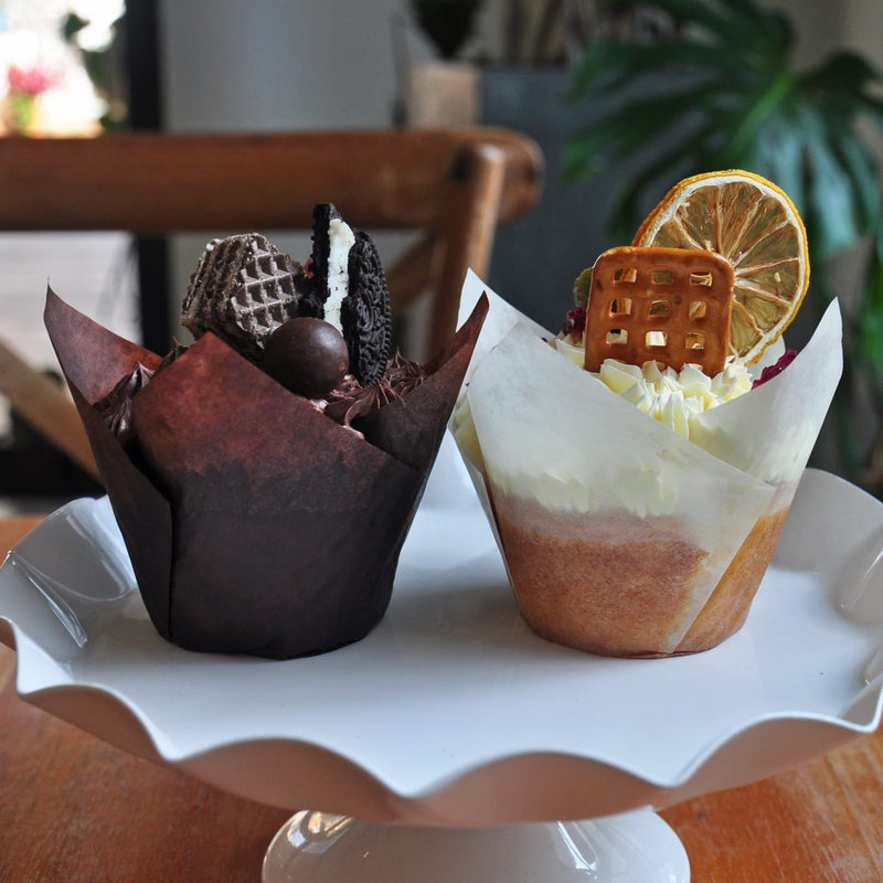 MyBakning Large size White+Brown Tulip Baking Cups 2-1/4"(Base diameter) x 4"(Wall height) Greaseproof paper baking cupcake Muffin liners, Case of 130 pcs - Image 4