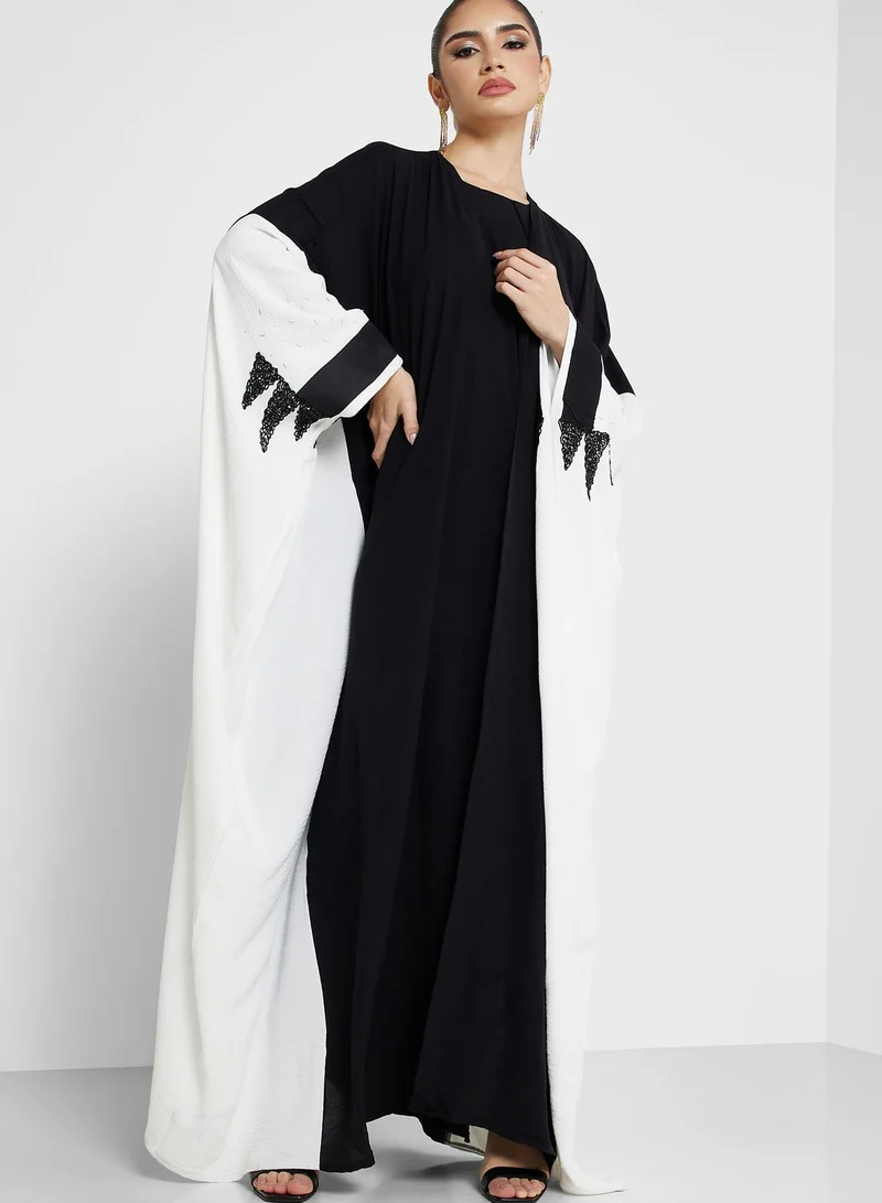 Khizana Colorblock Detail Abaya With Sheila