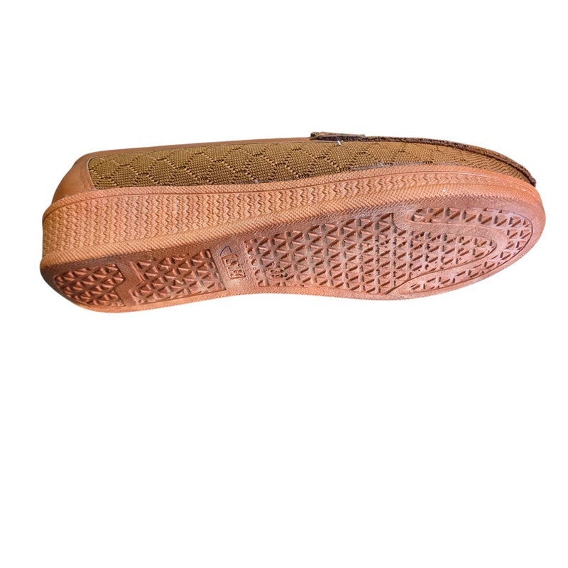 Karisma Wedge Crochet Fabric Closed Shoe With A Chain Lazercut Design - Image 3