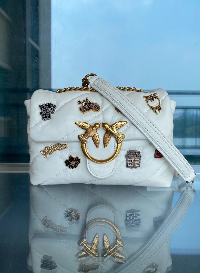 Pinko Chain Badge Crossbody Shoulder Bag 21*15*9.5cm - Image 1