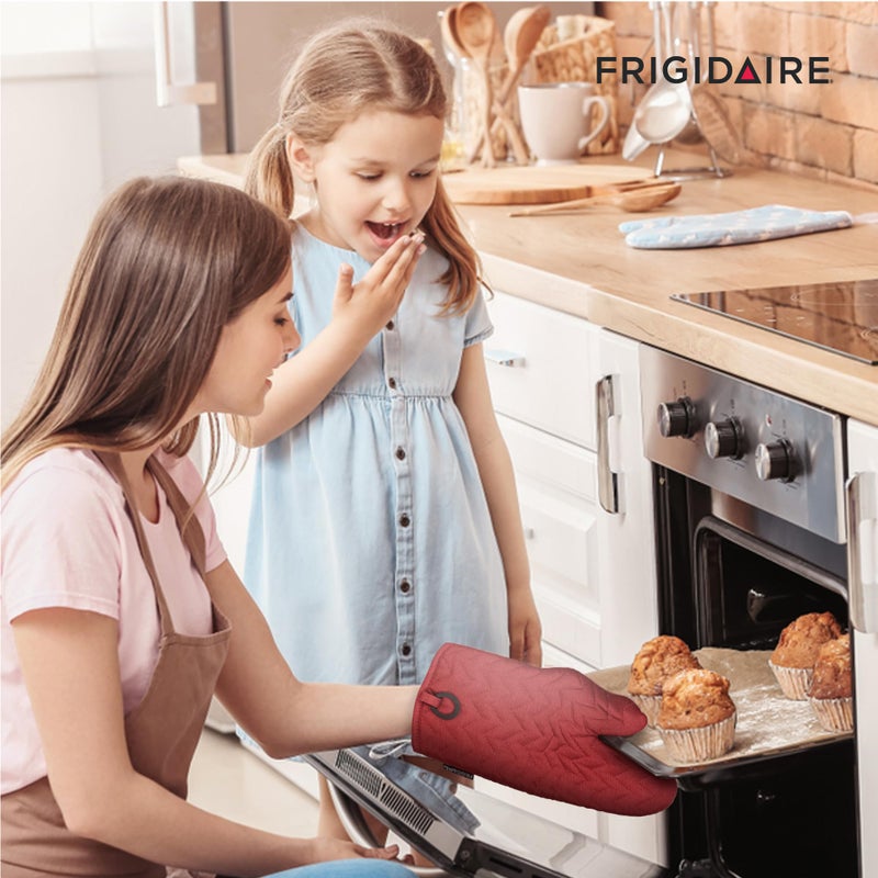 Frigidaire Kelly Cotton Oven Mitts, Heat Resistant, Anti-Slip, Machine Washable,13â€x7â€,Red,Set of 2 - Image 5