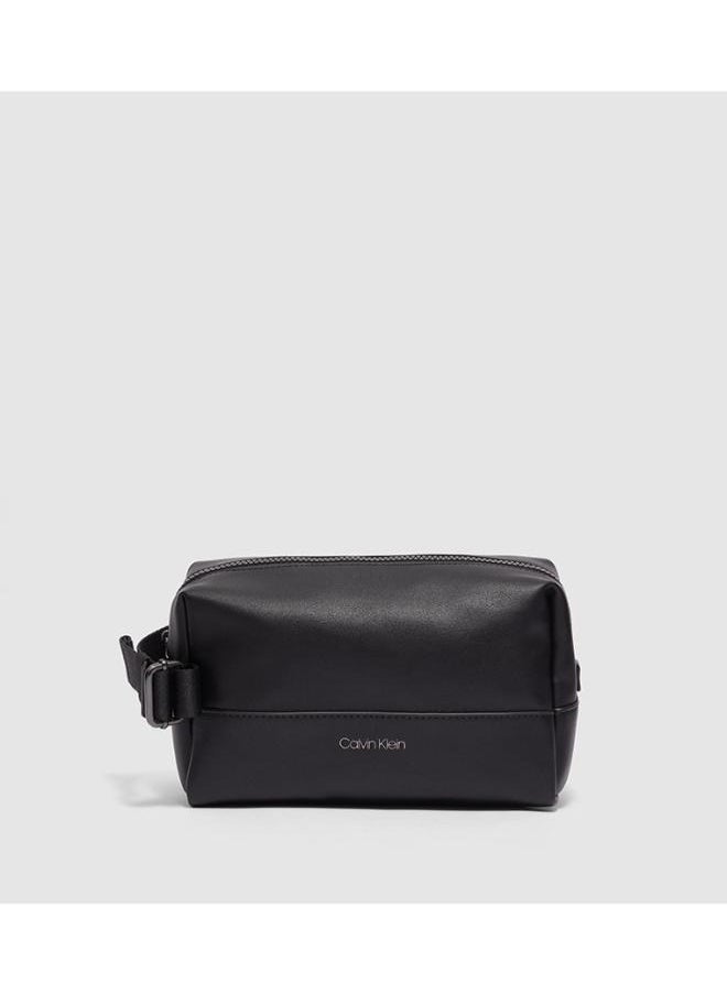 كالفن كلاين جينز كالفن كلاين يوتيليتي نابا CK Washbag أسود، CK أسود\menbag039  - Image 1