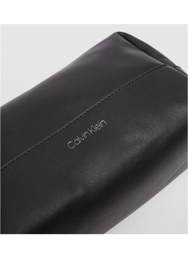 كالفن كلاين جينز كالفن كلاين يوتيليتي نابا CK Washbag أسود، CK أسود\menbag039  - Image 3
