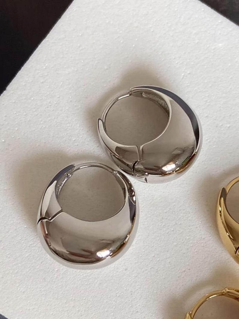 Shein 1 Pair French Style Vintage Minimalist Cool Tone Daily Women's Ear Cuffs - One  Size - Image 1