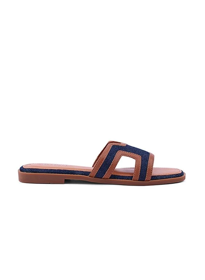 Cuple Casual flat slippers perfect for relaxed days.