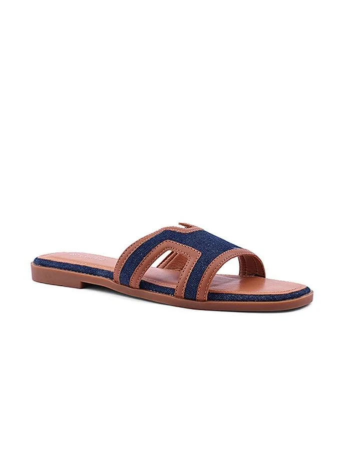 Cuple Casual flat slippers perfect for relaxed days.